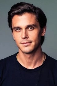 Ảnh diễn viên Antoni Porowski