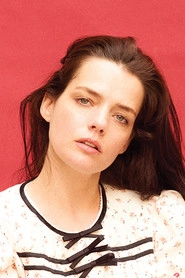 Ảnh diễn viên Roxane Mesquida